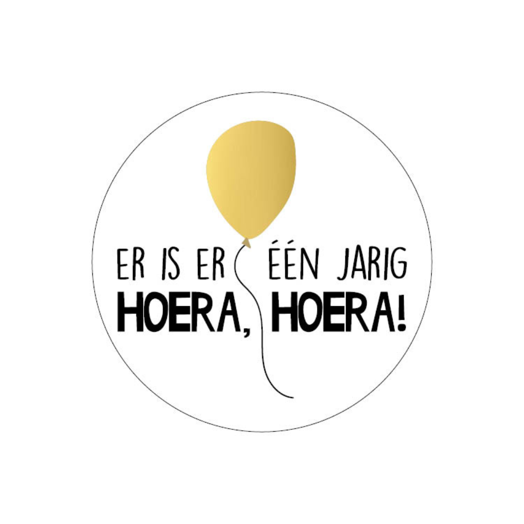 Sticker er is er één jarig